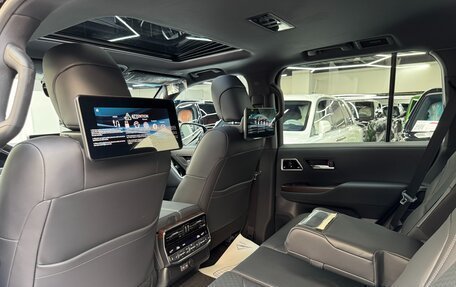 Toyota Land Cruiser, 2024 год, 11 890 000 рублей, 21 фотография