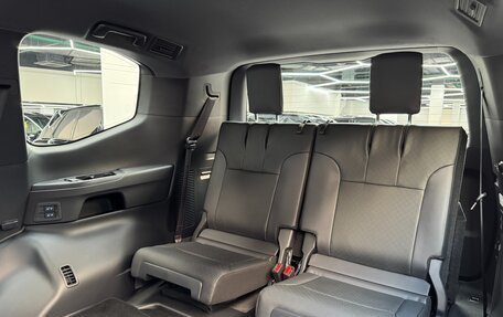 Toyota Land Cruiser, 2024 год, 11 890 000 рублей, 25 фотография