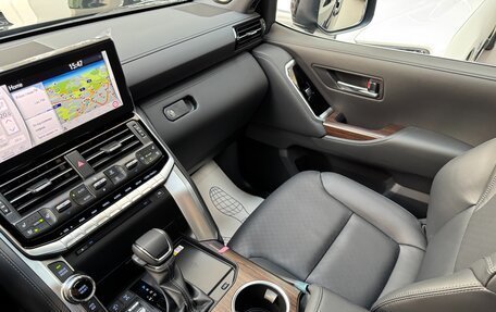 Toyota Land Cruiser, 2024 год, 11 890 000 рублей, 29 фотография