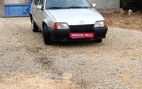 Opel Kadett E рестайлинг, 1987 год, 190 000 рублей, 3 фотография