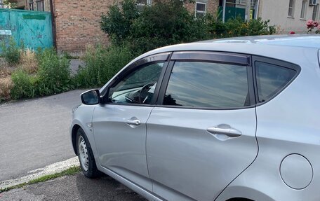 Hyundai Solaris II рестайлинг, 2011 год, 699 000 рублей, 5 фотография