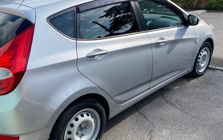 Hyundai Solaris II рестайлинг, 2011 год, 699 000 рублей, 4 фотография
