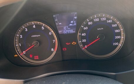 Hyundai Solaris II рестайлинг, 2011 год, 699 000 рублей, 2 фотография