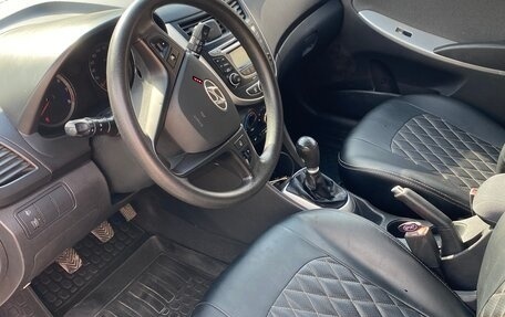 Hyundai Solaris II рестайлинг, 2011 год, 699 000 рублей, 3 фотография