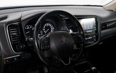 Mitsubishi Outlander III рестайлинг 3, 2018 год, 2 057 000 рублей, 10 фотография