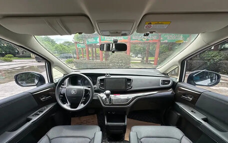 Honda Odyssey IV, 2021 год, 2 200 000 рублей, 15 фотография
