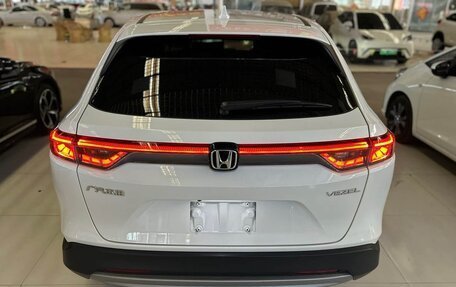 Honda Vezel, 2023 год, 1 946 300 рублей, 5 фотография