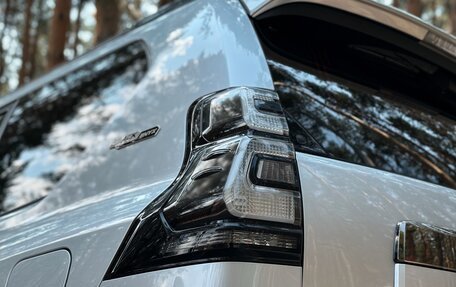 Toyota Land Cruiser Prado 150 рестайлинг 2, 2021 год, 6 850 000 рублей, 7 фотография