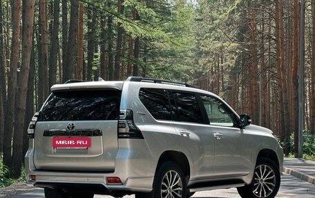 Toyota Land Cruiser Prado 150 рестайлинг 2, 2021 год, 6 850 000 рублей, 4 фотография