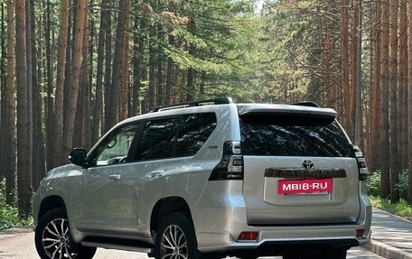 Toyota Land Cruiser Prado 150 рестайлинг 2, 2021 год, 6 850 000 рублей, 3 фотография