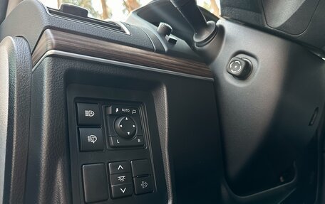 Toyota Land Cruiser Prado 150 рестайлинг 2, 2021 год, 6 850 000 рублей, 17 фотография