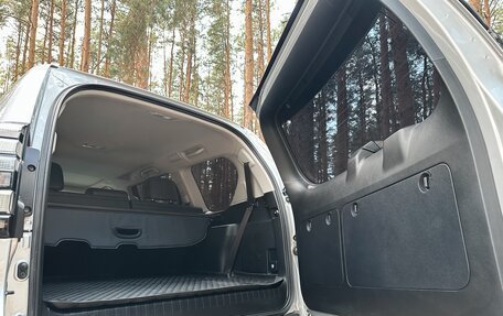 Toyota Land Cruiser Prado 150 рестайлинг 2, 2021 год, 6 850 000 рублей, 30 фотография