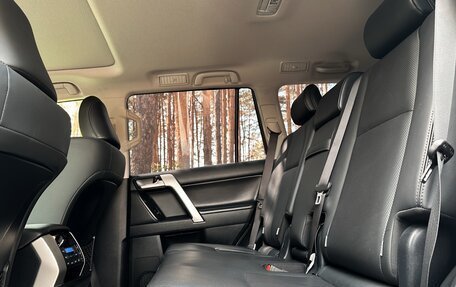 Toyota Land Cruiser Prado 150 рестайлинг 2, 2021 год, 6 850 000 рублей, 25 фотография