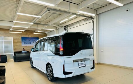 Honda Stepwgn IV, 2018 год, 2 999 900 рублей, 4 фотография