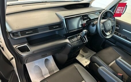 Honda Stepwgn IV, 2018 год, 2 999 900 рублей, 13 фотография