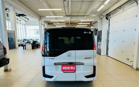 Honda Stepwgn IV, 2018 год, 2 999 900 рублей, 5 фотография