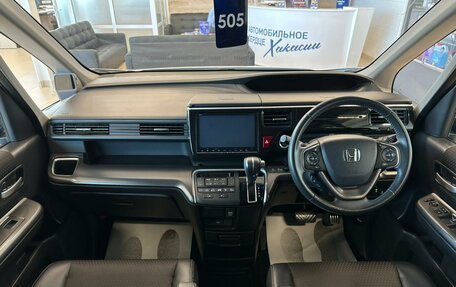 Honda Stepwgn IV, 2018 год, 2 999 900 рублей, 16 фотография