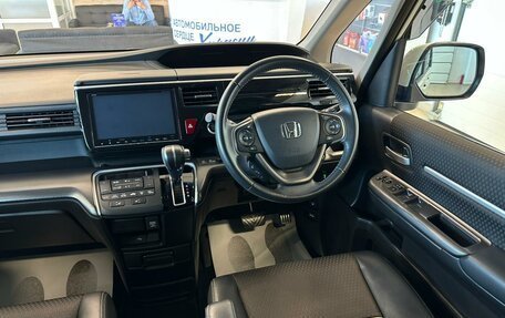 Honda Stepwgn IV, 2018 год, 2 999 900 рублей, 15 фотография