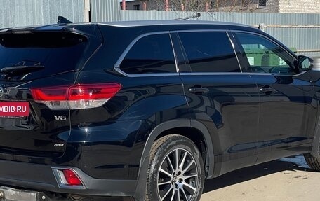 Toyota Highlander III, 2017 год, 3 599 999 рублей, 3 фотография
