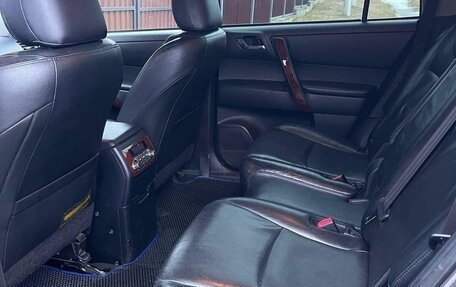 Toyota Highlander III, 2011 год, 2 300 000 рублей, 9 фотография