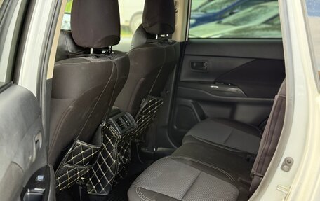 Mitsubishi Outlander III рестайлинг 3, 2021 год, 2 350 000 рублей, 9 фотография