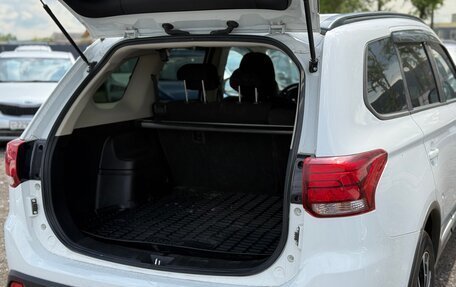 Mitsubishi Outlander III рестайлинг 3, 2021 год, 2 350 000 рублей, 15 фотография