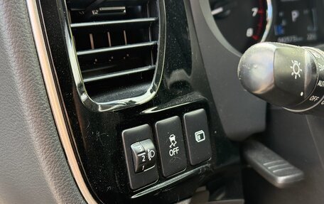 Mitsubishi Outlander III рестайлинг 3, 2021 год, 2 350 000 рублей, 24 фотография