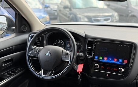 Mitsubishi Outlander III рестайлинг 3, 2021 год, 2 350 000 рублей, 26 фотография