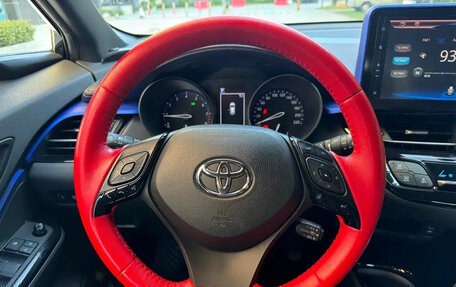 Toyota C-HR I рестайлинг, 2021 год, 1 310 000 рублей, 7 фотография