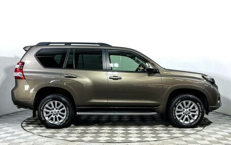 Toyota Land Cruiser Prado 150 рестайлинг 2, 2016 год, 3 797 000 рублей, 4 фотография