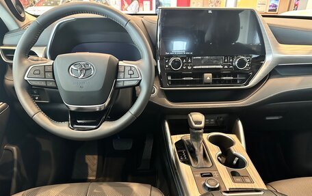 Toyota Highlander, 2025 год, 6 400 000 рублей, 5 фотография