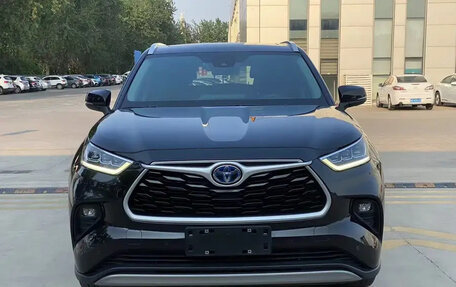 Toyota Highlander, 2022 год, 2 910 000 рублей, 2 фотография