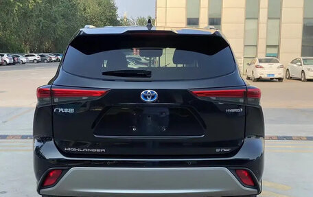 Toyota Highlander, 2022 год, 2 910 000 рублей, 5 фотография