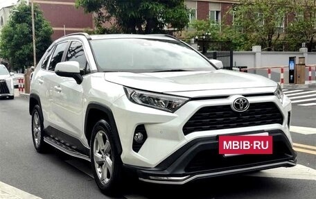 Toyota RAV4, 2022 год, 1 850 000 рублей, 3 фотография