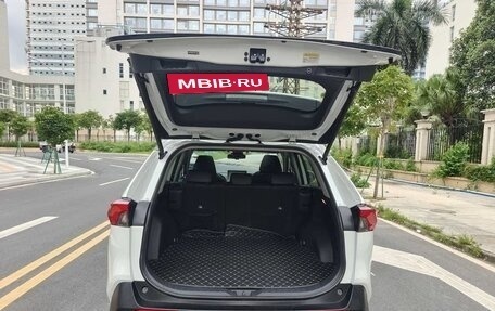 Toyota RAV4, 2022 год, 1 850 000 рублей, 17 фотография