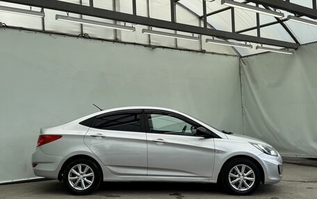 Hyundai Solaris II рестайлинг, 2011 год, 820 000 рублей, 9 фотография
