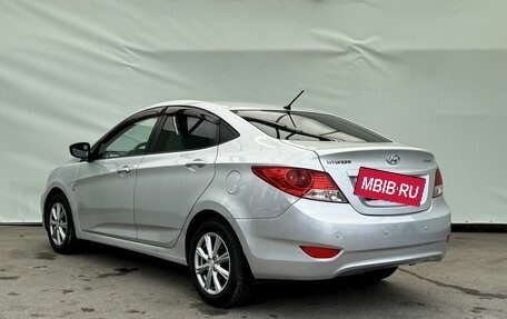 Hyundai Solaris II рестайлинг, 2011 год, 820 000 рублей, 5 фотография