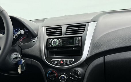 Hyundai Solaris II рестайлинг, 2011 год, 820 000 рублей, 16 фотография
