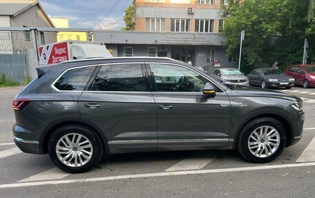 Volkswagen Touareg III, 2021 год, 5 980 000 рублей, 3 фотография