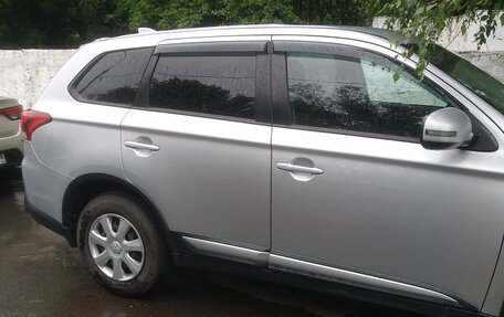 Mitsubishi Outlander III рестайлинг 3, 2017 год, 1 750 000 рублей, 6 фотография