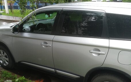 Mitsubishi Outlander III рестайлинг 3, 2017 год, 1 750 000 рублей, 12 фотография