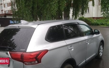 Mitsubishi Outlander III рестайлинг 3, 2017 год, 1 750 000 рублей, 5 фотография