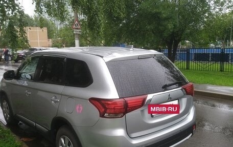 Mitsubishi Outlander III рестайлинг 3, 2017 год, 1 750 000 рублей, 13 фотография
