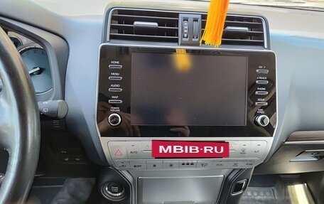 Toyota Land Cruiser Prado 150 рестайлинг 2, 2021 год, 7 200 000 рублей, 2 фотография