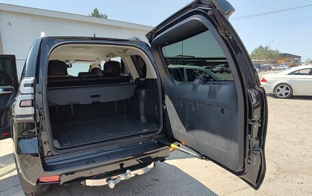 Toyota Land Cruiser Prado 150 рестайлинг 2, 2021 год, 7 200 000 рублей, 9 фотография