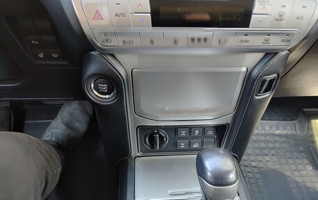 Toyota Land Cruiser Prado 150 рестайлинг 2, 2021 год, 7 200 000 рублей, 20 фотография