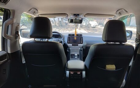 Toyota Land Cruiser Prado 150 рестайлинг 2, 2021 год, 7 200 000 рублей, 29 фотография