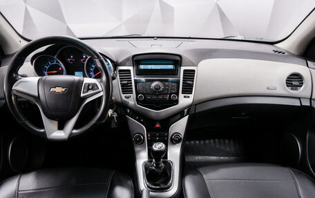 Chevrolet Cruze II, 2011 год, 699 000 рублей, 10 фотография