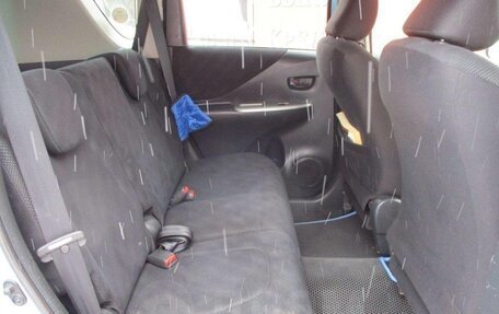 Toyota Ractis I, 2006 год, 570 000 рублей, 6 фотография