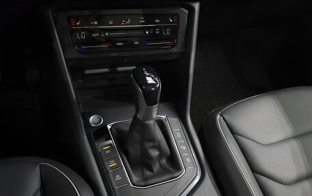 Volkswagen Tiguan II, 2021 год, 3 600 000 рублей, 9 фотография